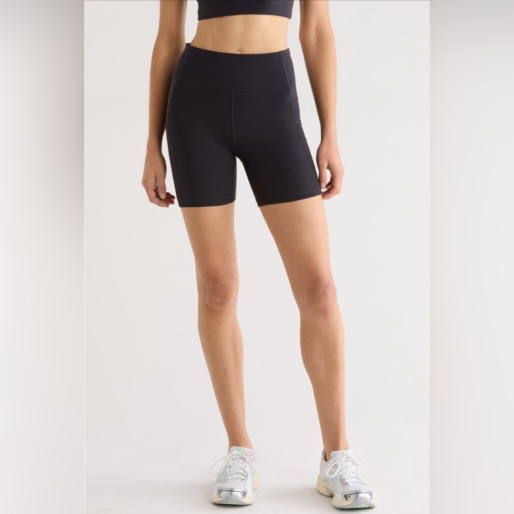 ⭐️NEW⭐️ Zella Luxe Bike Shorts